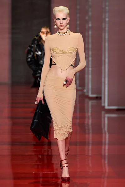 Look 57